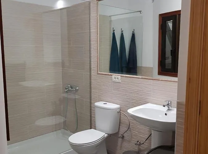 Privado En Zona Tranquila Y Proxima Al Aeropuerto Tf Norte Y A La Ciudad De . * La Laguna (Tenerife)