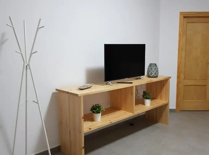 公寓 Privado En Zona Tranquila Y Proxima Al Aeropuerto Tf Norte Y A La Ciudad De . *
